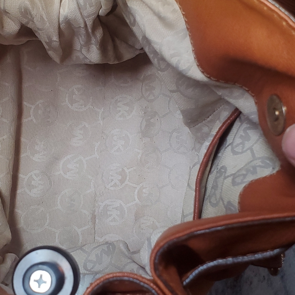 Michael Kors Large Hamilton Leather Satchel Bag - Picture 6 of 15